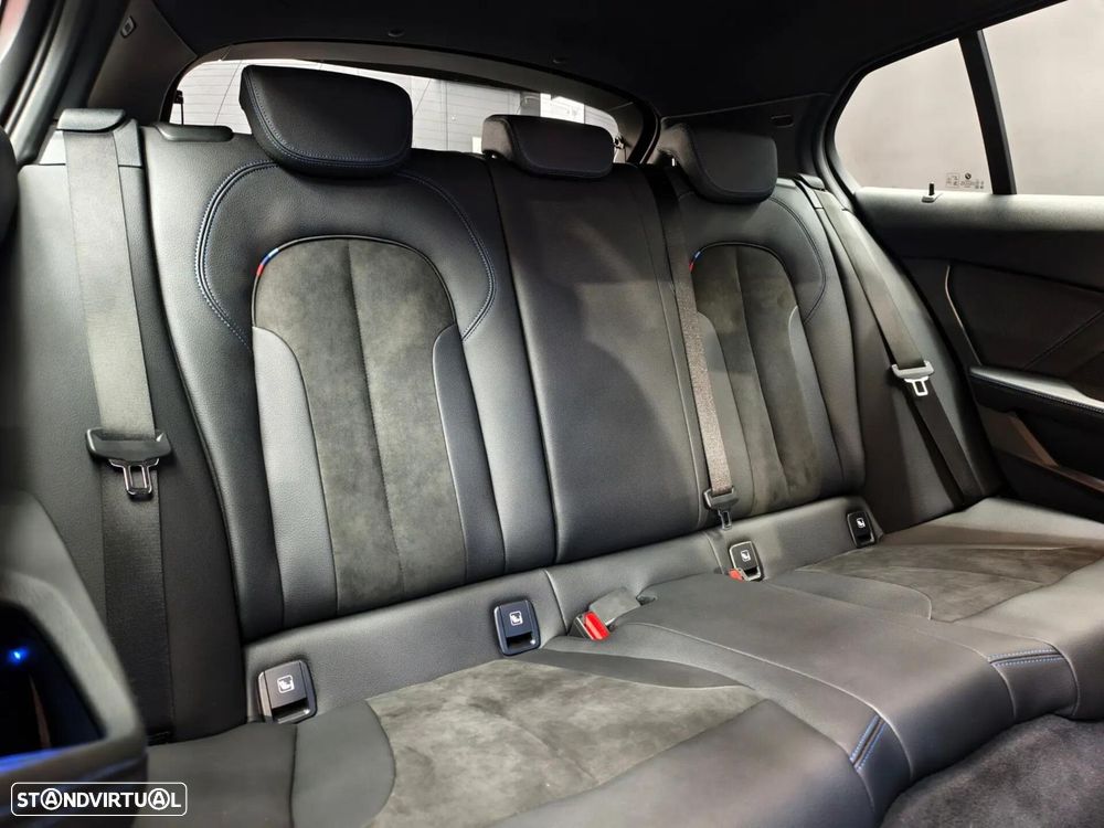 BMW 135 M135 i xDrive Pack 50 anos M - 24