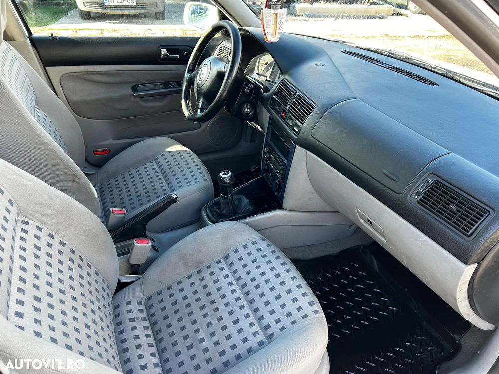 Volkswagen Golf 1.9 TDI - 11