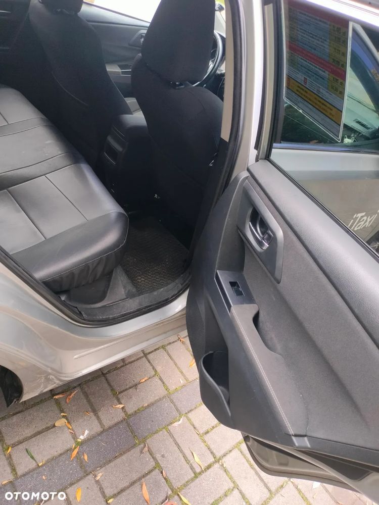 Toyota Auris 1.8 HSD Luna - 4