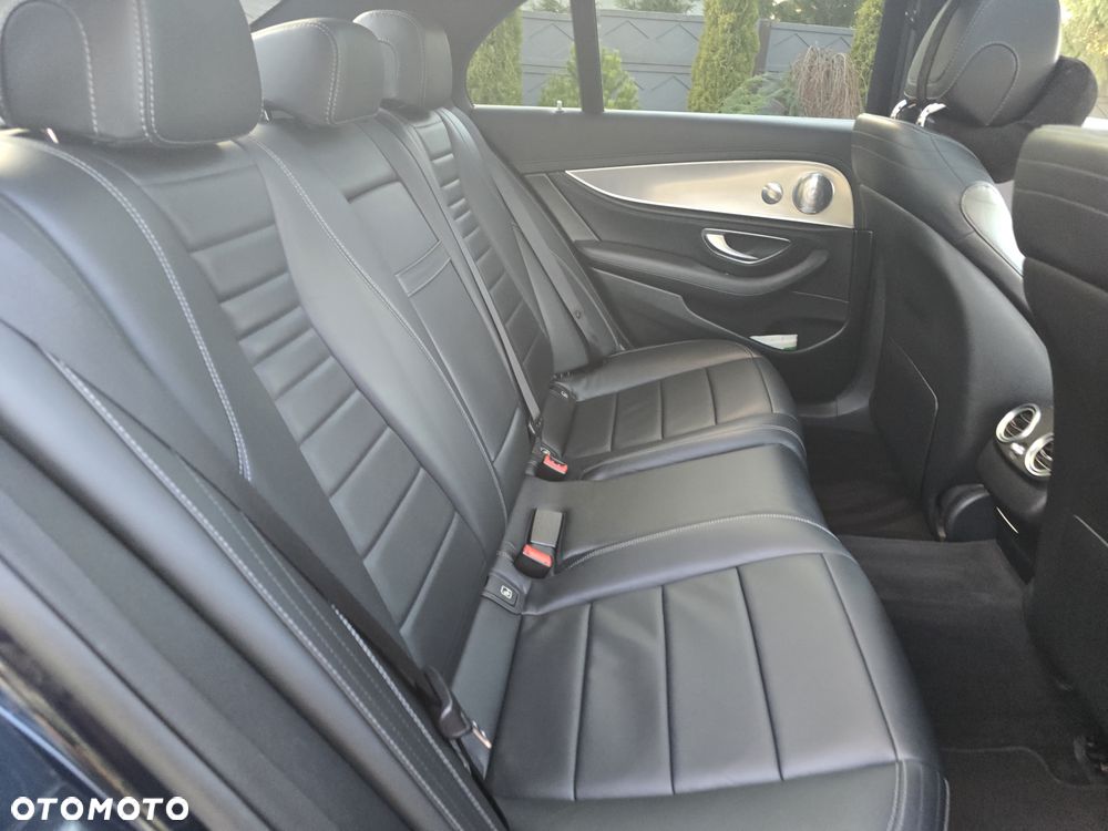 Mercedes-Benz Klasa E 220 d 4-Matic 9G-TRONIC - 23