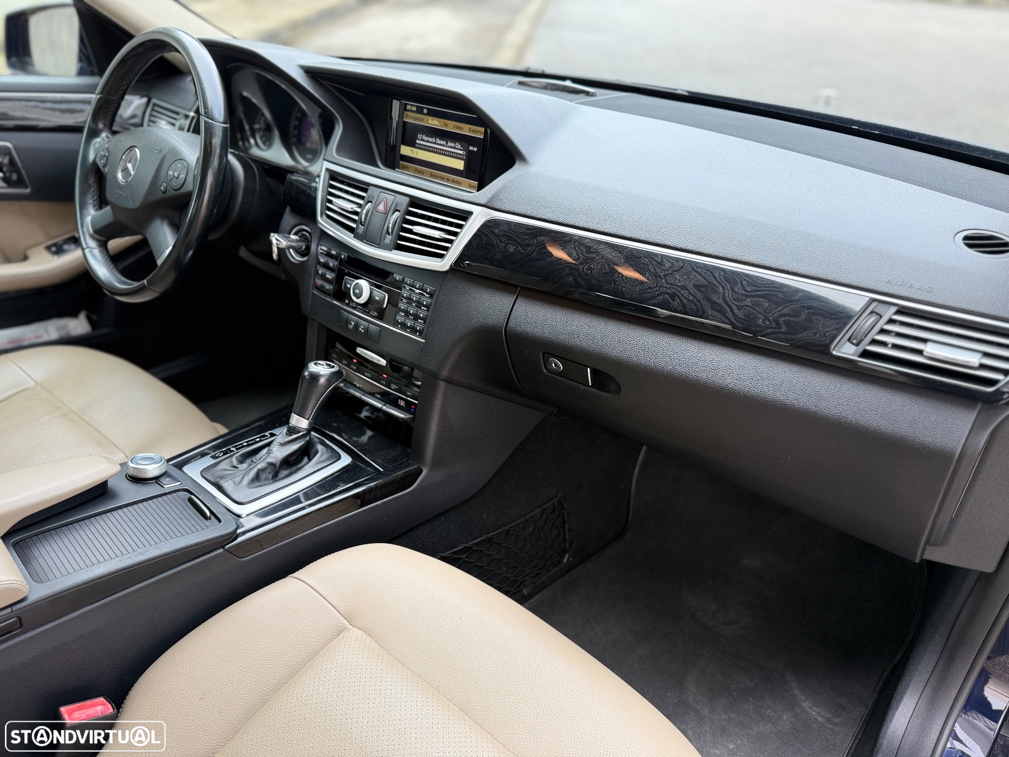 Mercedes-Benz E 220 CDi Avantgarde BlueEfficiency Auto. - 16