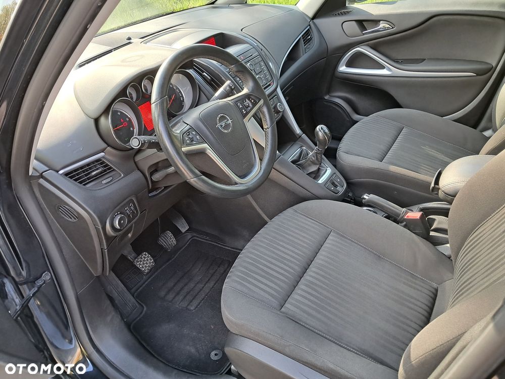 Opel Zafira - 32