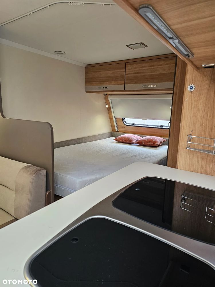 Caravelair WŁĄCZ FILMIK. DMC 1100. ŁÓŻKO MAŁŻEŃSKIE, SYPIALNIO JADALNIA. ŁAZIENKA. PIĘKNA. - 26
