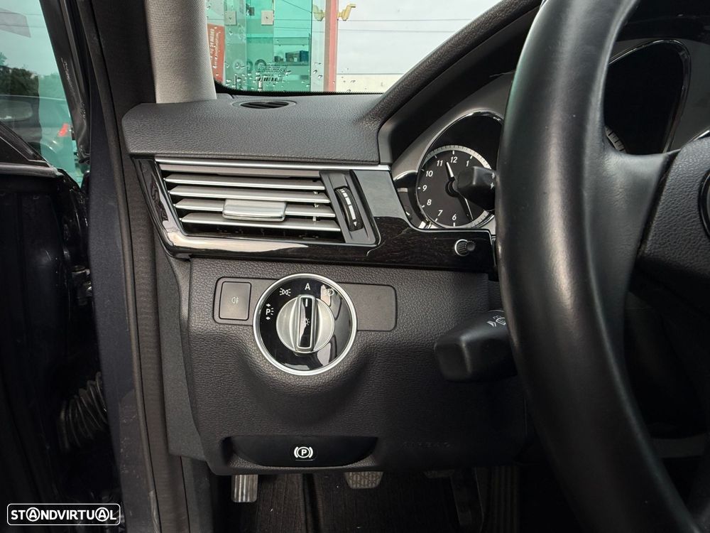 Mercedes-Benz E 250 CDi Avantgarde BlueEfficiency - 17