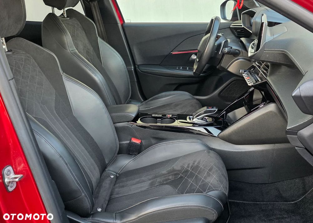 Peugeot 2008 BlueHDi 130 EAT8 GT - 31