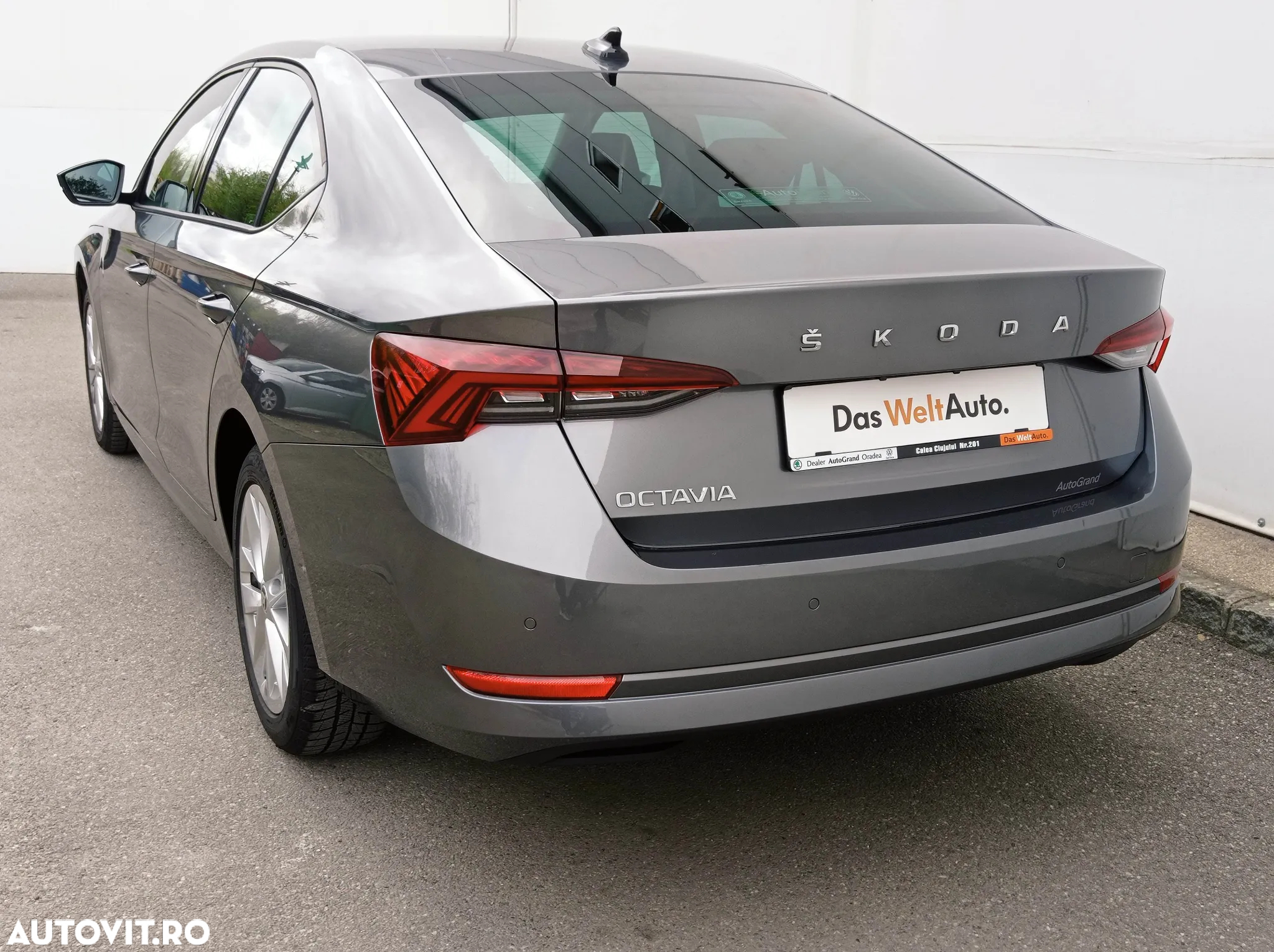 Skoda Octavia 2.0 TDI DSG Style - 8