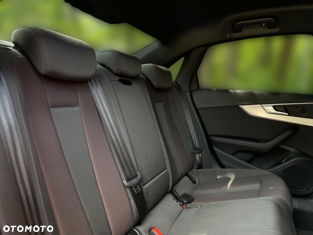 Audi A4 Limousine 40 TFSI mHEV S Line S tronic - 29