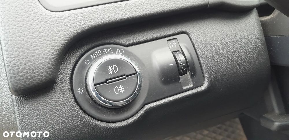 Opel Insignia - 32
