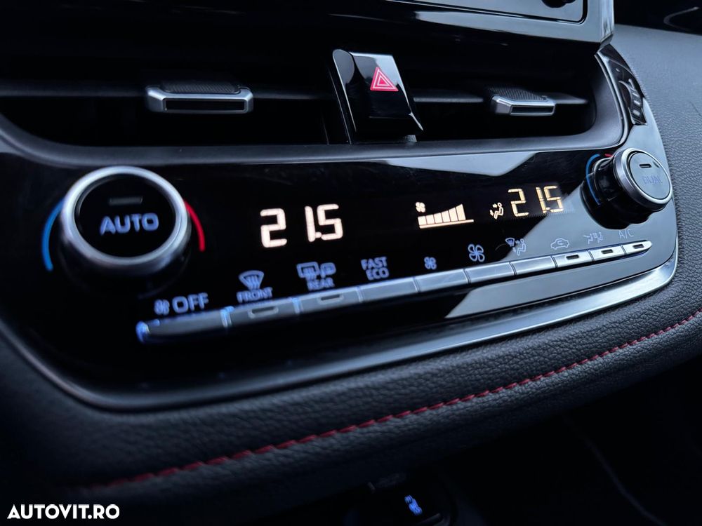Toyota Corolla 2.0 HSD Exclusive interior Negru - 21