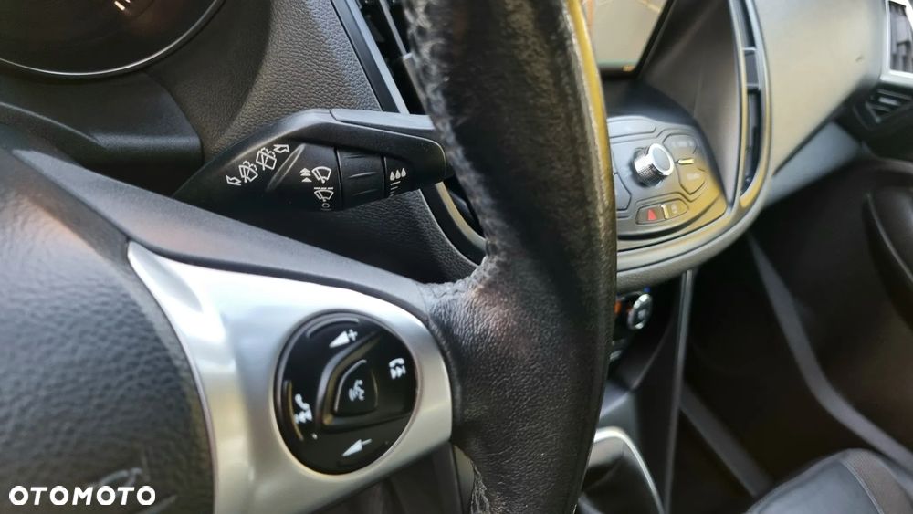 Ford Kuga 2.0 TDCi 2x4 Titanium - 22