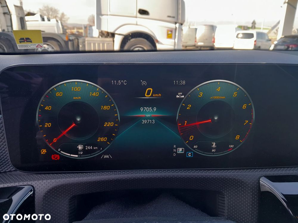 Mercedes-Benz CLA 180 Progressive 7G-DCT - 15