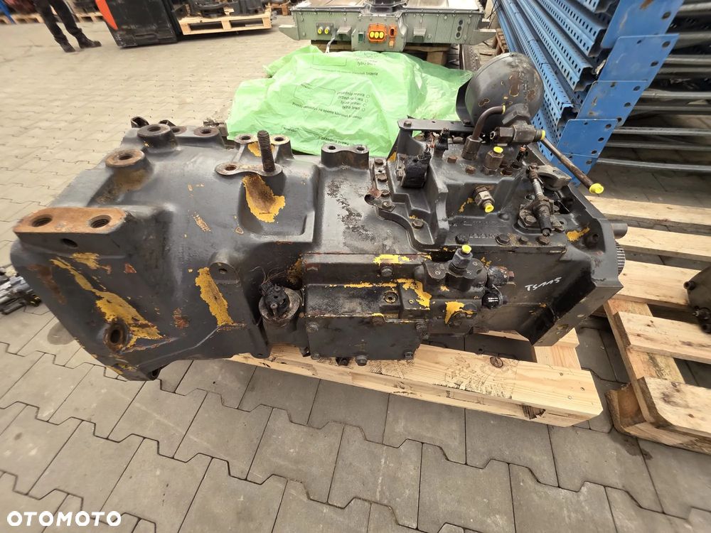 Obudowa skrzyni biegów New Holland TS115 - 3