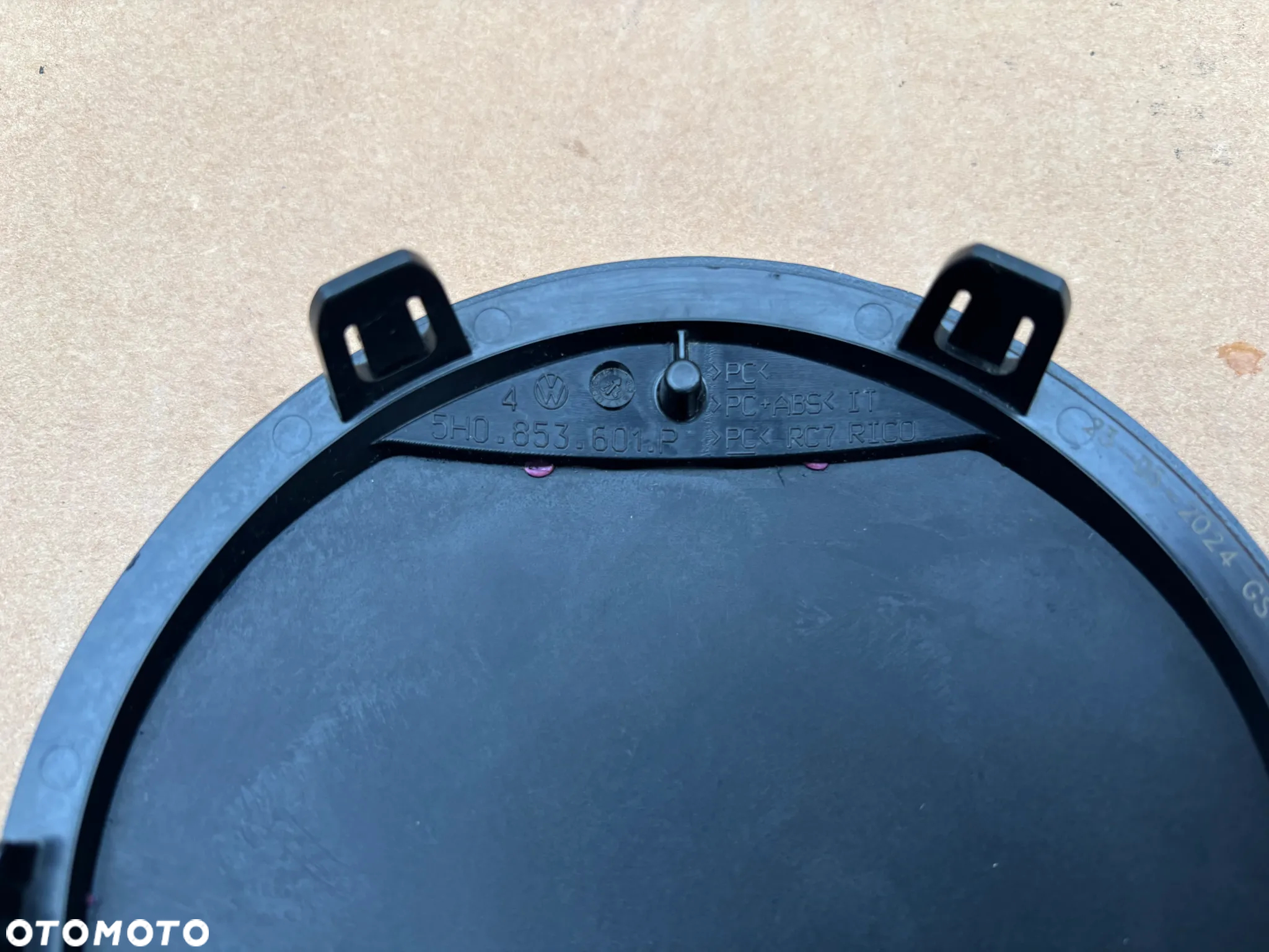 Znaczek Emblemat Pod Radar Vw Golf Viii 5H0853601P Grilla Atrapy Zderzaka Przód - 3