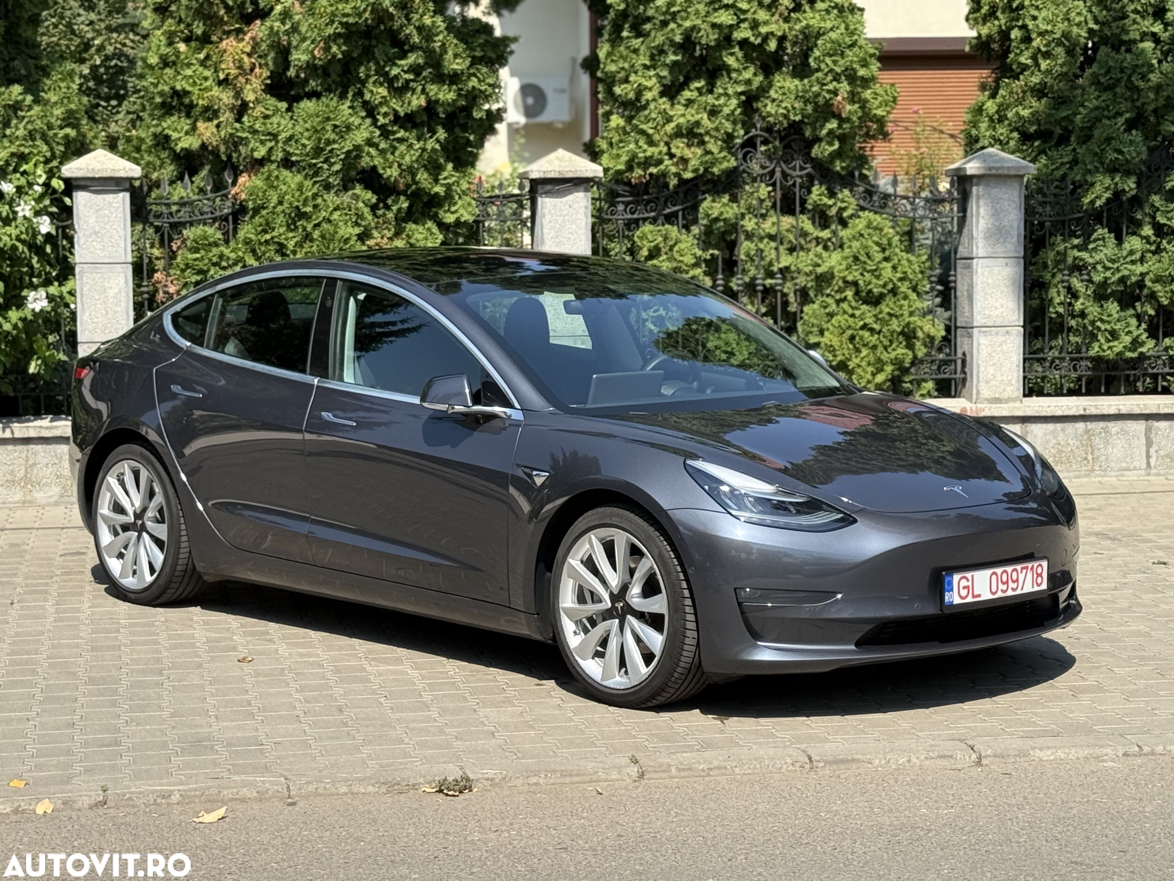 Tesla Model 3 AWD Dual Motor - 1