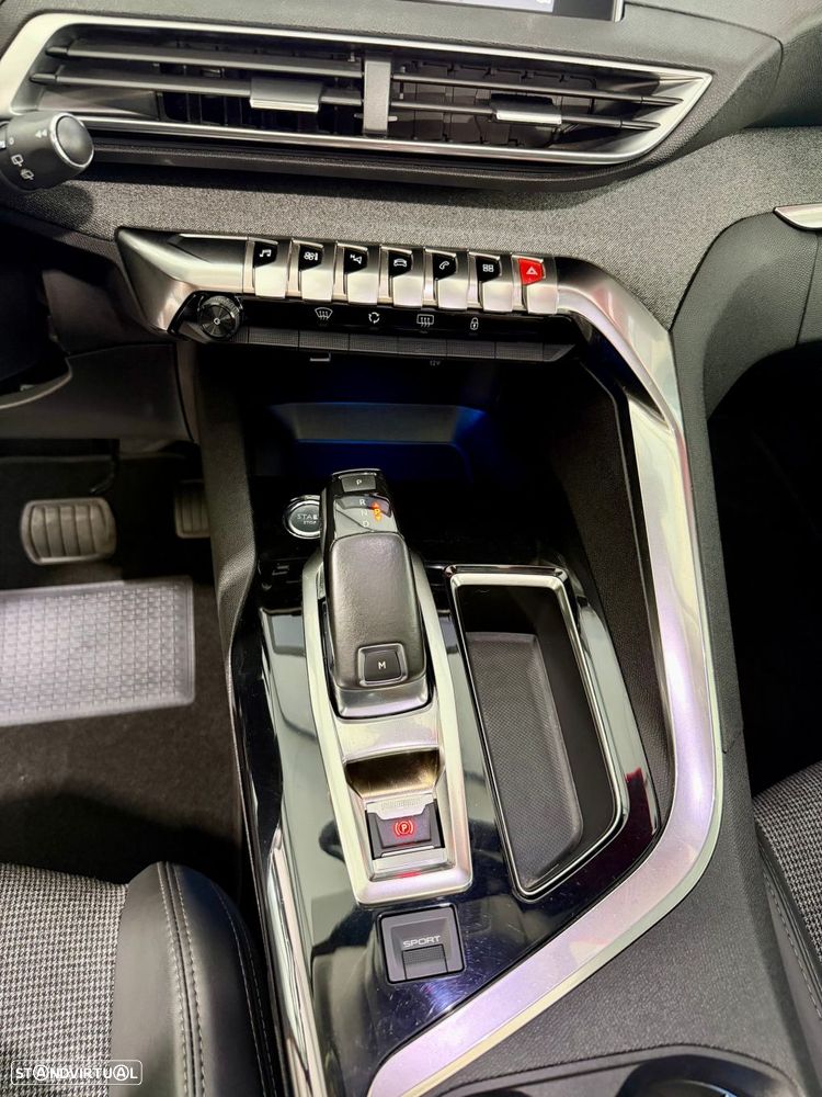 Peugeot 3008 1.6 BlueHDi Allure EAT6 J18 - 32