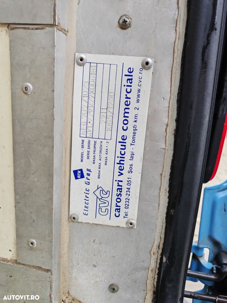 Volkswagen Caddy - 11