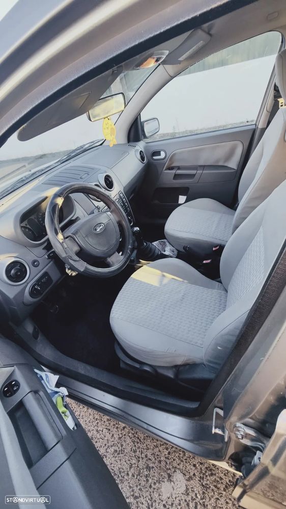 Ford Fusion 1.4 Trend - 8