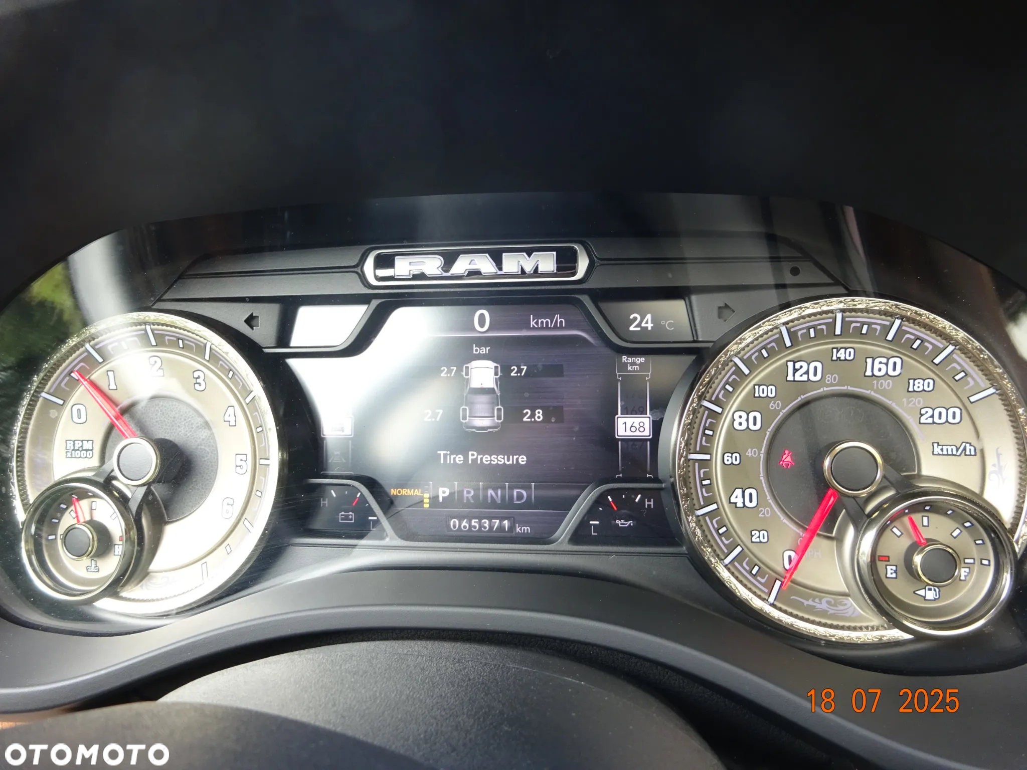 RAM 1500 5.7 eTorque Crew Cab Shortbed Longhorn Chrome - 23