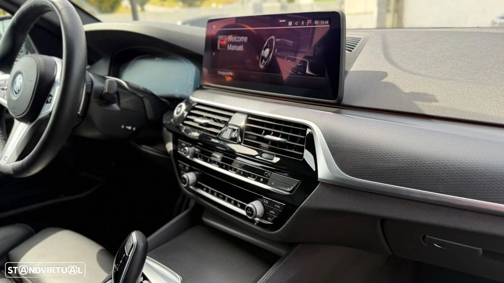 BMW 530 e Pack Desportivo M - 25