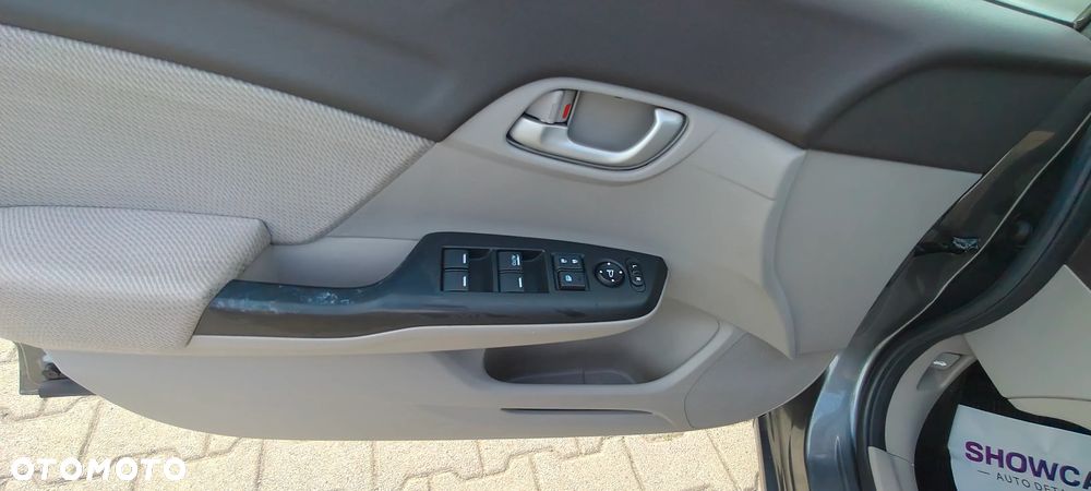 Honda Civic 1.8 i-VTEC Comfort - 18