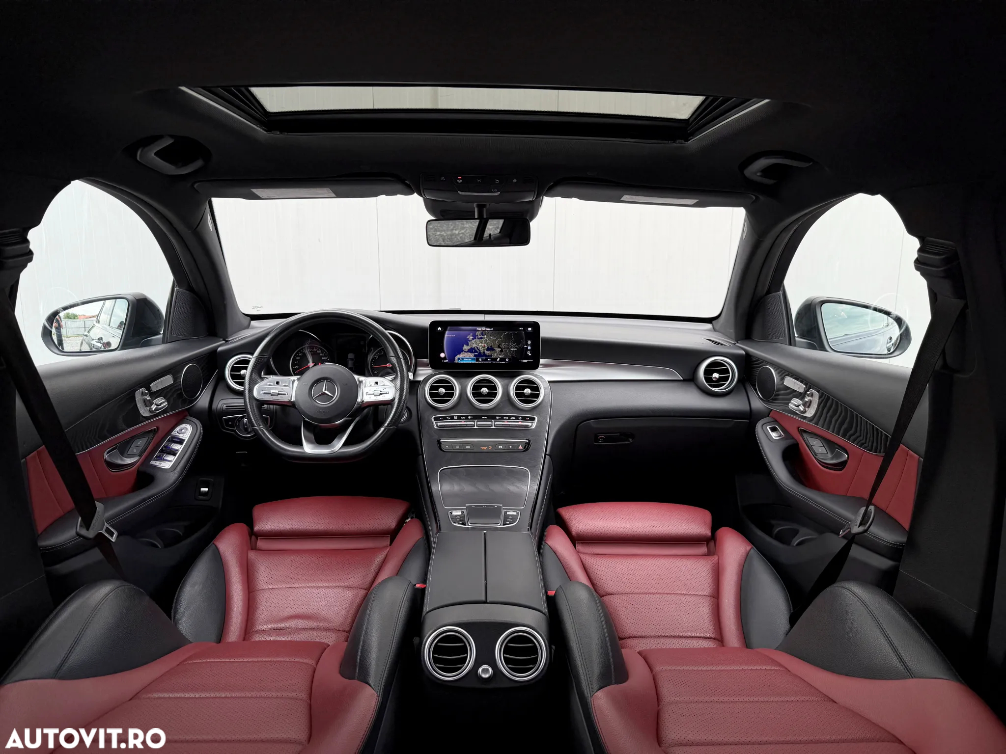 Mercedes-Benz GLC 300 4Matic 9G-TRONIC AMG Line - 5