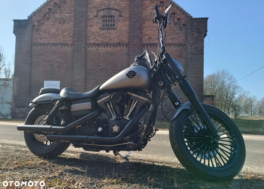 Harley-Davidson Dyna Street Bob - 7