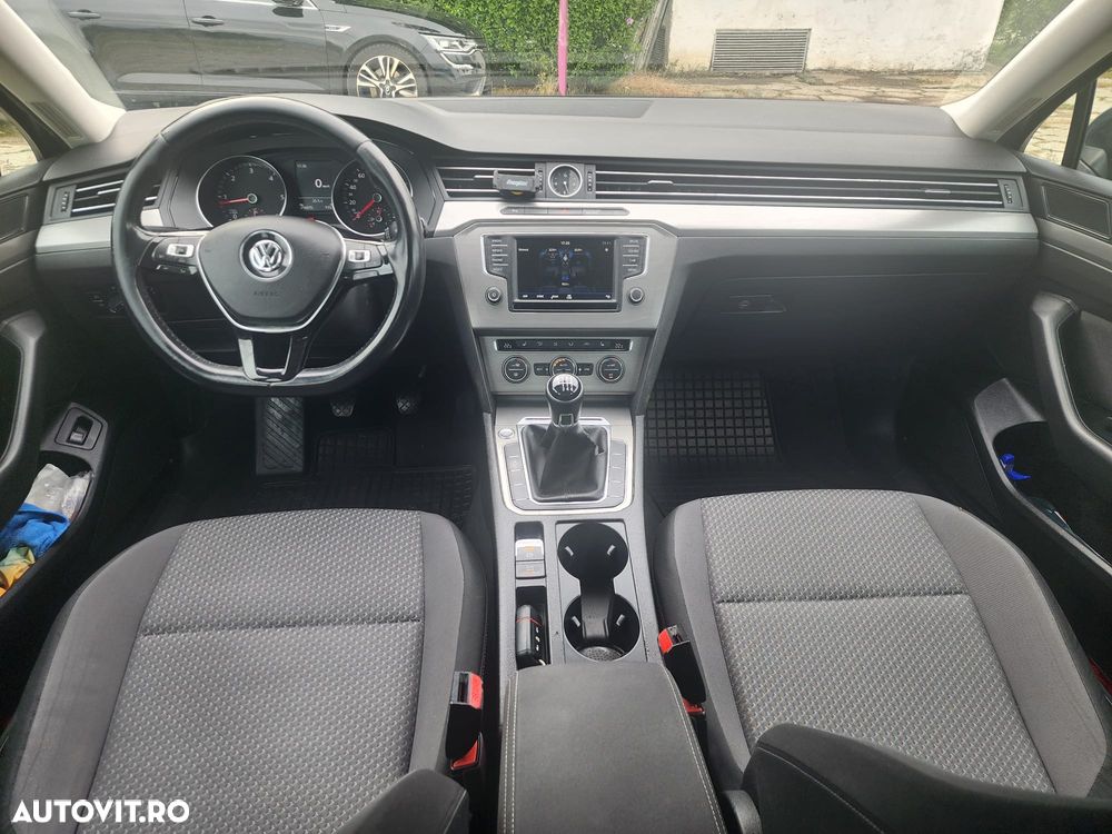 Volkswagen Passat 1.6 TDI Comfortline - 6
