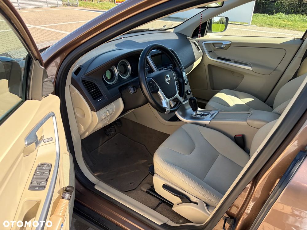 Volvo XC 60 2.4D AWD - 6