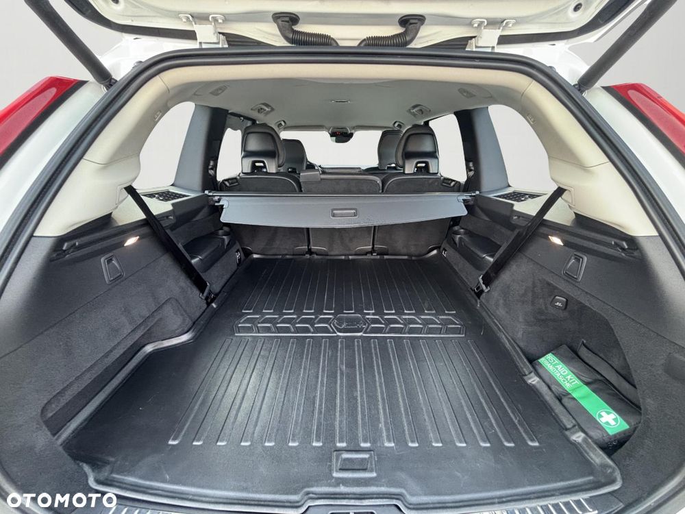Volvo XC 90 B5 D AWD Inscription 7os - 29