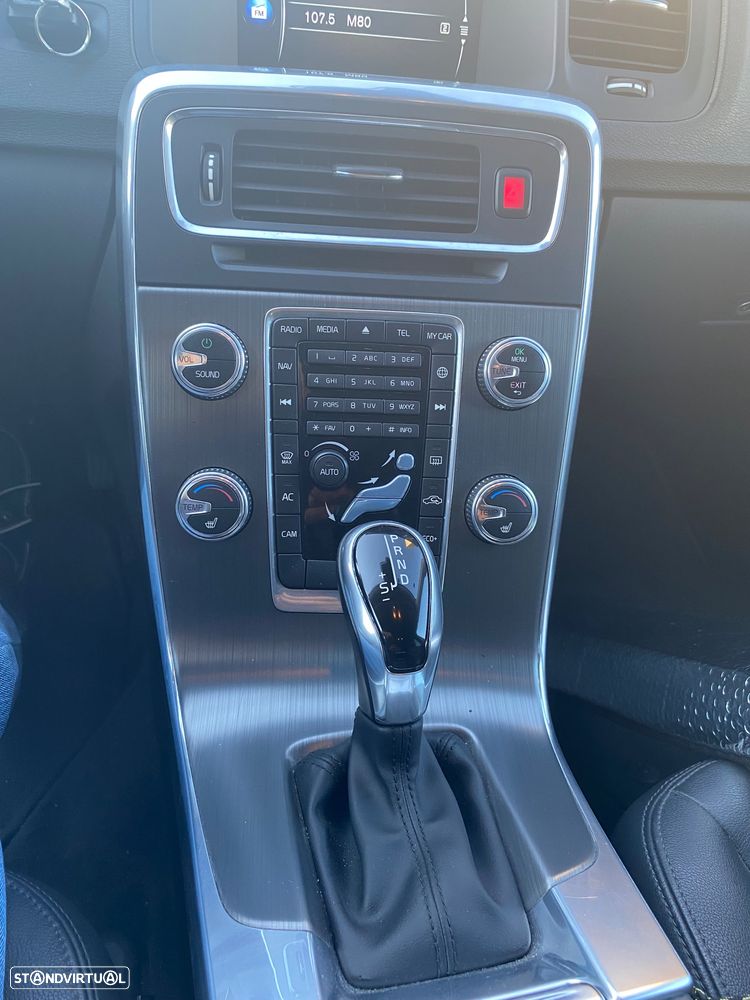 Volvo V60 D4 Geartronic Black Line - 15