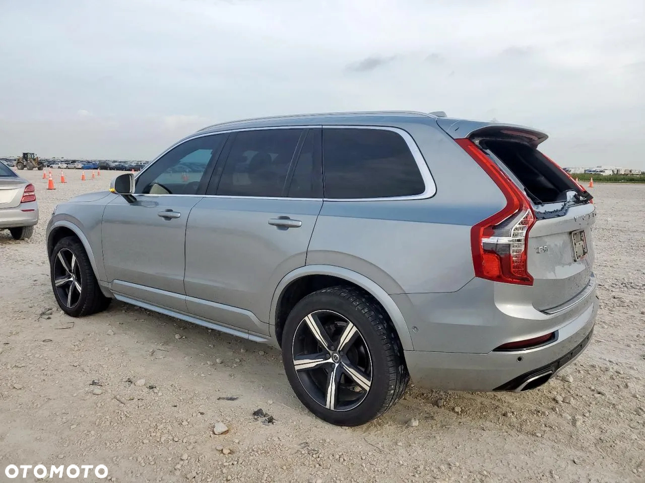 Volvo XC 90 T6 AWD R-Design - 3