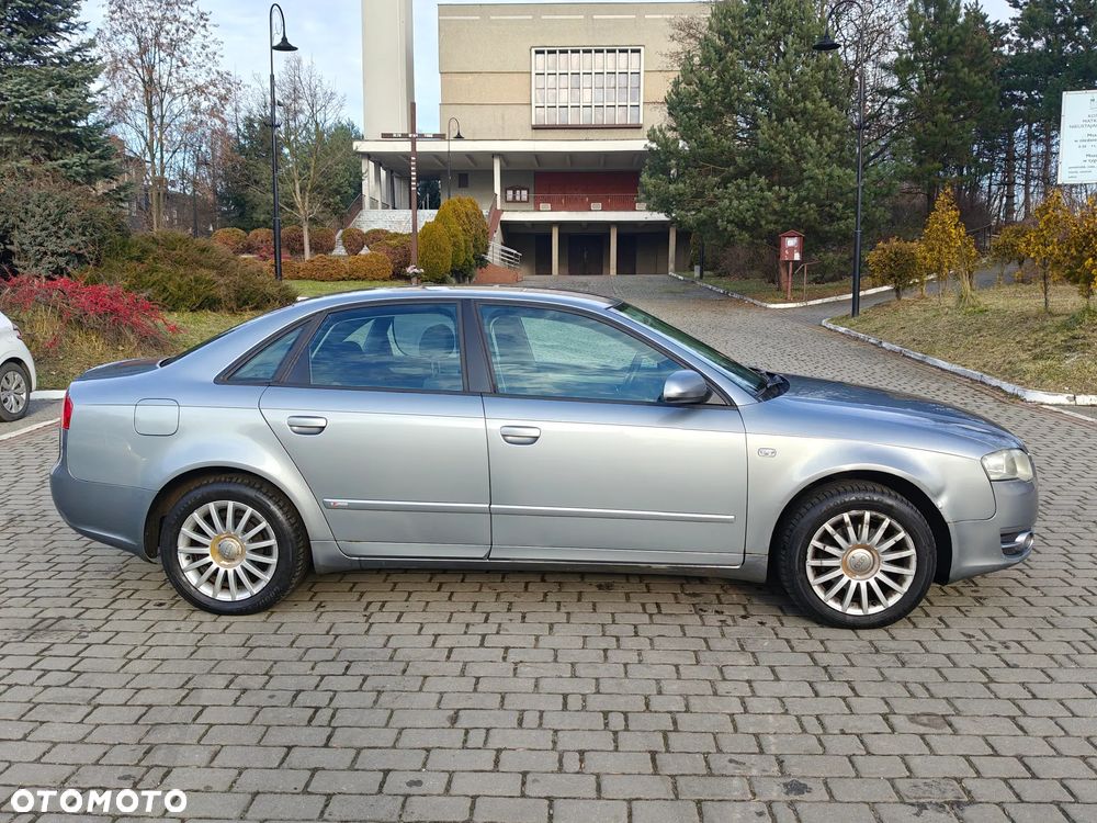 Audi A4 Limousine - 5