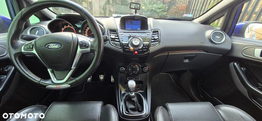 Ford Fiesta 1.6 EcoBoost mit Leder-Sport-Paket ST - 8