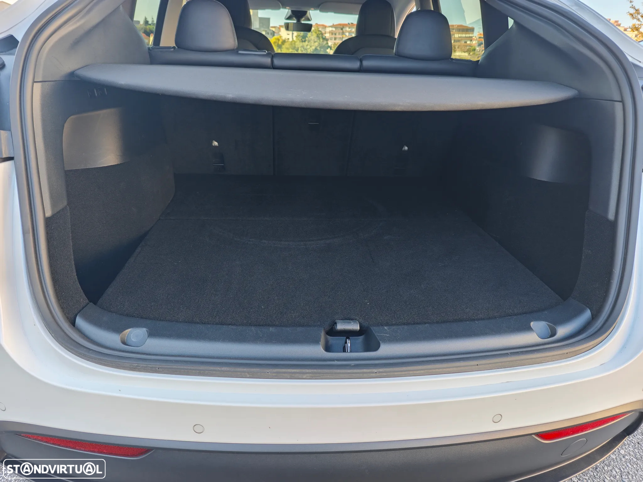 Tesla Model Y Long Range Dual Motor AWD - 22