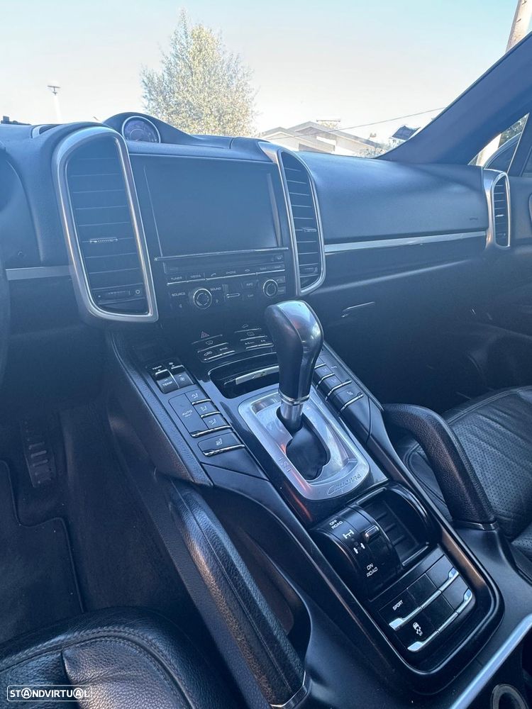 Porsche Cayenne - 13