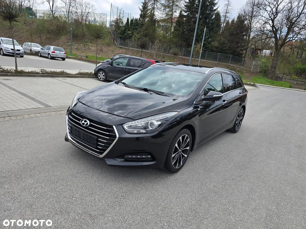 Hyundai i40 Kombi 1.7 CRDi DCT Premium - 37