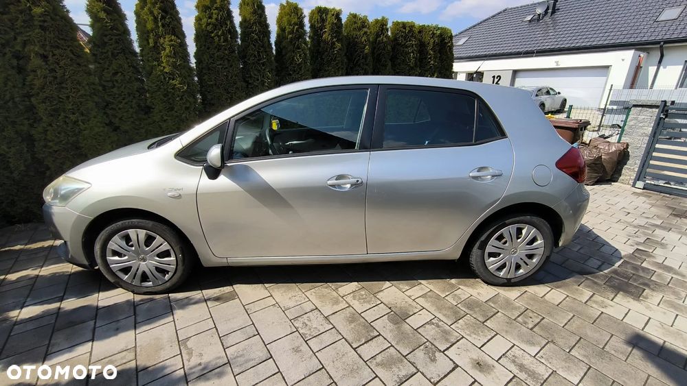 Toyota Auris 1.6 VVT-i Premium - 1