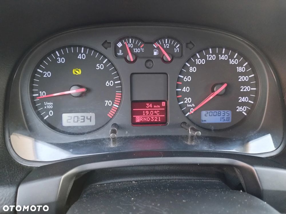 Volkswagen Golf 1.6 Trendline - 18