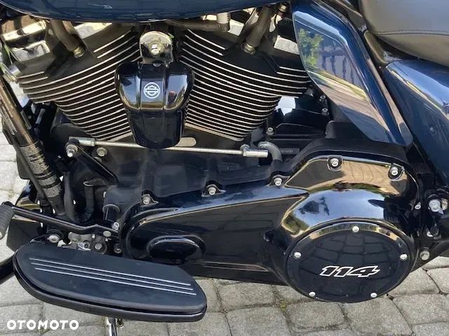 Harley-Davidson Touring Road Glide - 22