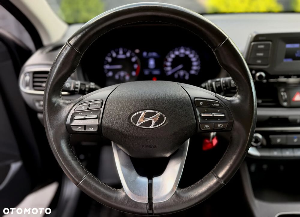 Hyundai i30 1.0 T-GDI Classic + DCT - 12