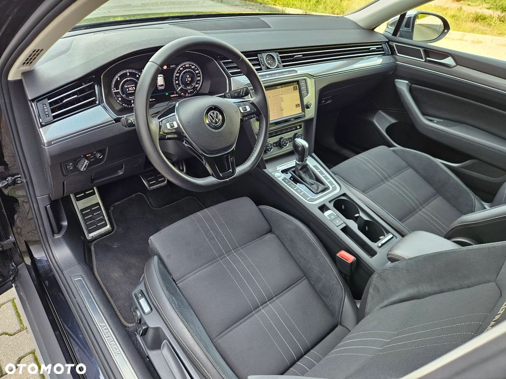 Volkswagen Passat Variant 2.0 TDI SCR 4Motion DSG Highline - 14