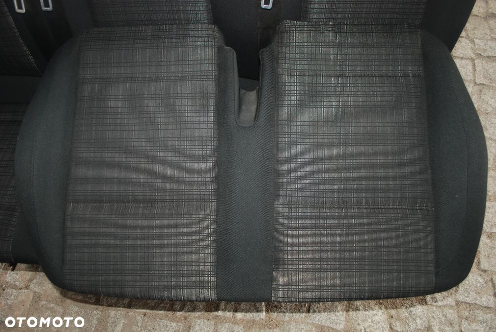 FOTEL KANAPA SIEDZISKO ZAGŁÓWKI PASAŻERA PRZÓD MERCEDES VITO W447 A0009110537 15 r.-