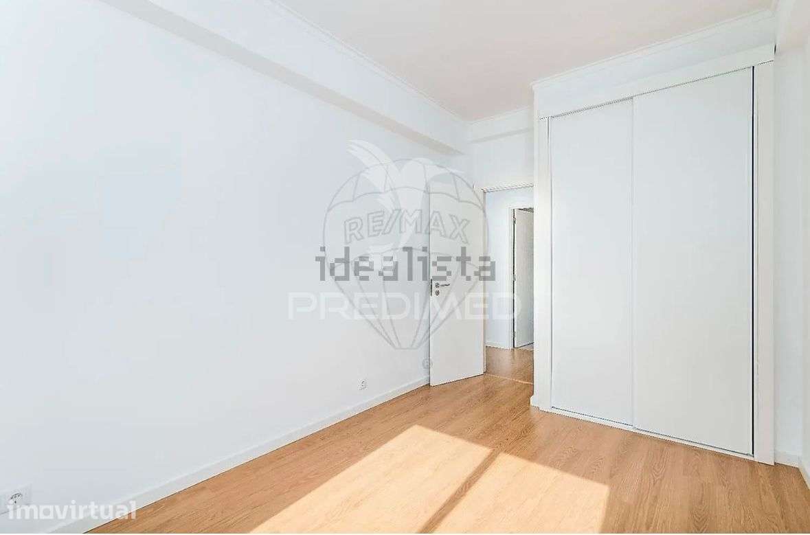 Arrendamento T3 varanda localizado proximo da Praia Oeiras - Grande imagem: 3/10