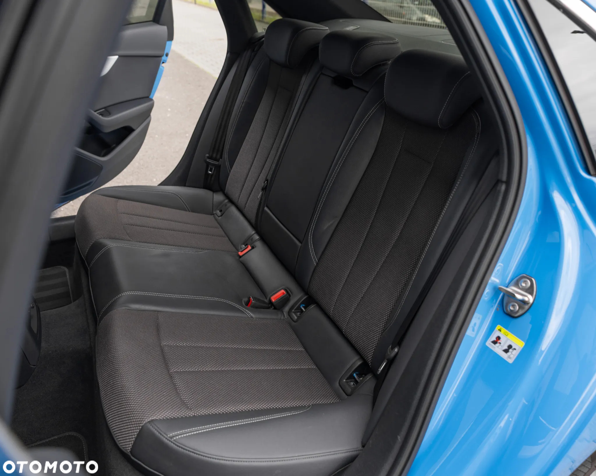 Audi A4 Avant 40 TFSI quattro S tronic S line - 37