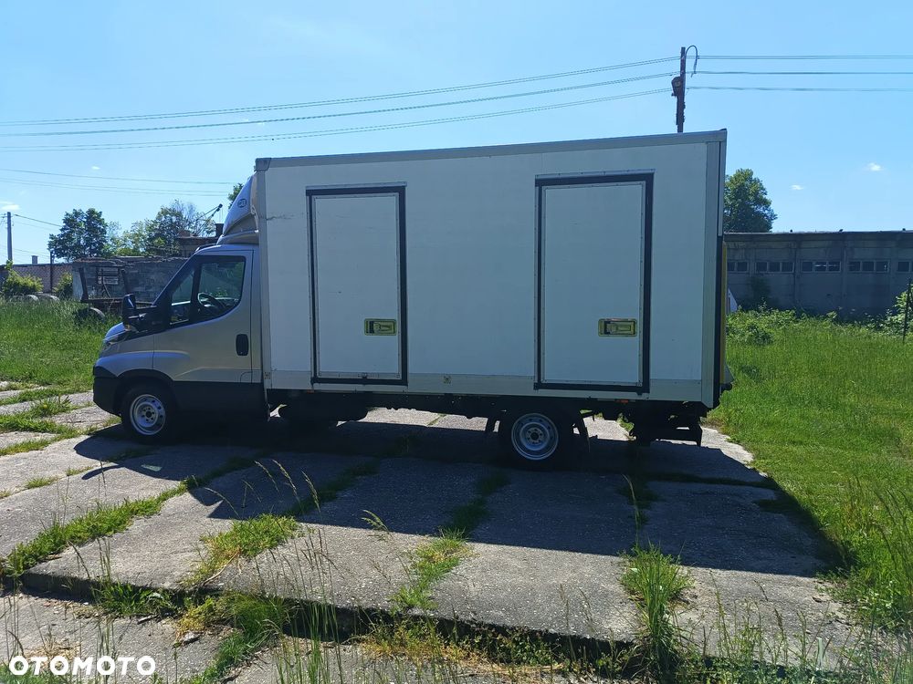 Iveco Daily 35s17 KONTENER+WINDA (udźwig 750kg) 3.0 diesel 170 kM automat 2014 WEBASTO, KAMERA COFANIA, GOTOWY DO PRACY! - 9