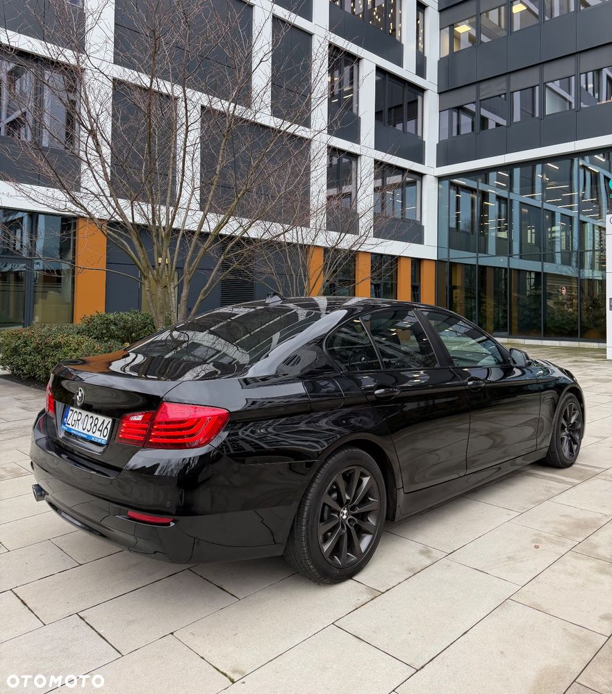 BMW Seria 5 525d xDrive Luxury Line - 2