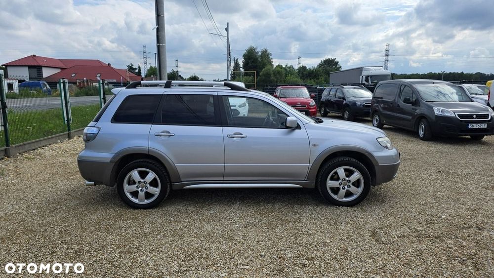 Mitsubishi Outlander - 4