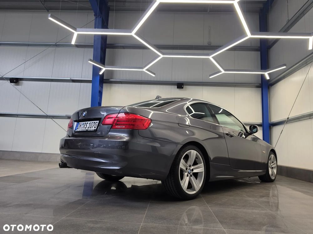 BMW Seria 3 320d Edition Exclusive - 15