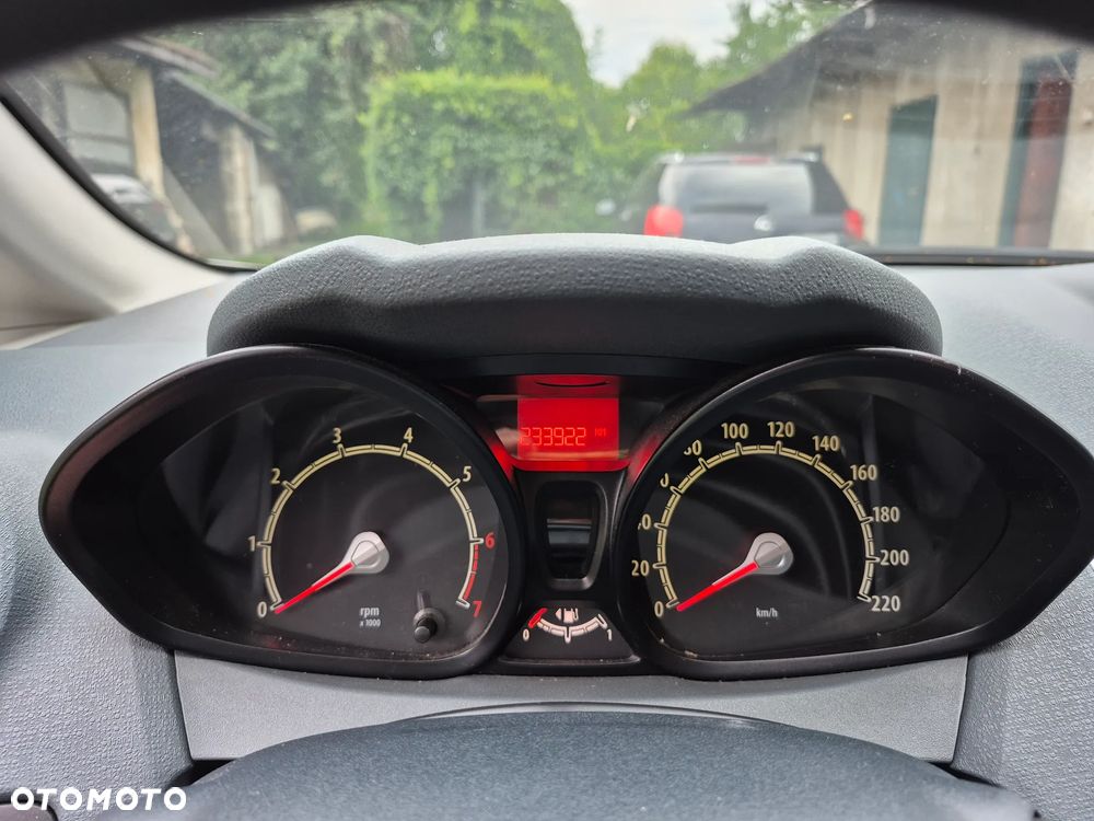 Ford Fiesta 1.25 Silver X (Trend) EU5 - 12