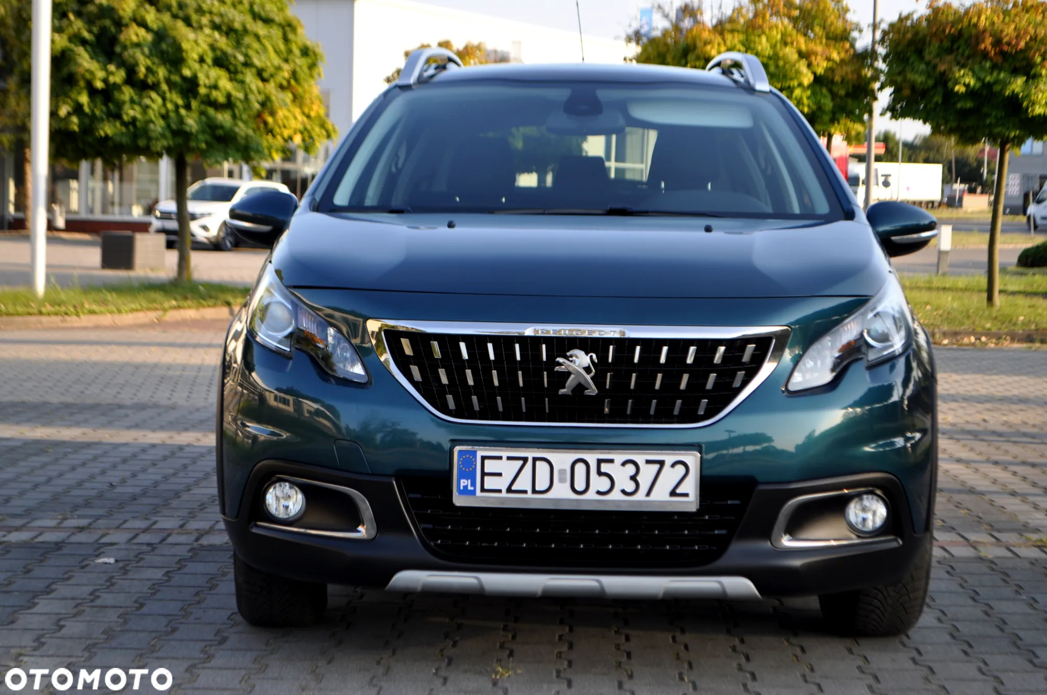 Peugeot 2008 1.6 BlueHDi Allure S&S - 3